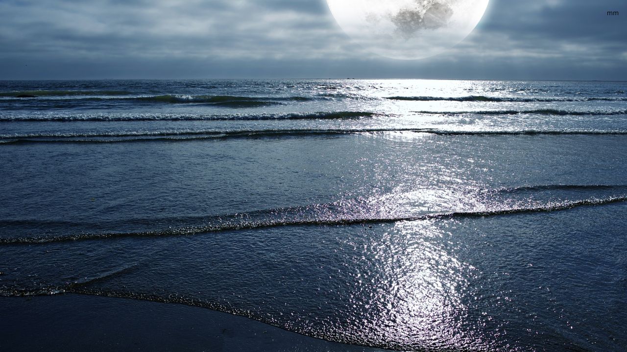 Diagram illustrating the Moon's gravitational pull on Earth's tides