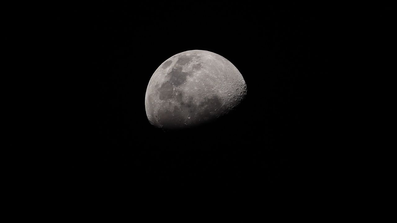 Image of a waning gibbous moon